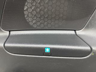 Обшивка багажника правая передняя AUDI TT 8J3 BUB 8J8868678 4 ракурс