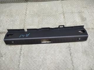 Фото запчасти накладка замка капота VOLVO S60 2013 контрактная запчасть Запчасть накладка замка капота VOLVO S60 2013