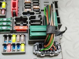 Блок предохранителей BMW X1 E84 N46B20BD 9119445-05 4 ракурс