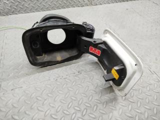 Лючок бензобака BMW X1 E84 N46B20BD 5117299013909 2 ракурс Лючок бензобака BMW X1 E84 N46B20BD 5117299013909 2 ракурс