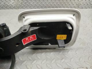 Лючок бензобака BMW X1 E84 N46B20BD 5117299013909 4 ракурс Лючок бензобака BMW X1 E84 N46B20BD 5117299013909 4 ракурс