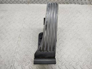 Педаль подачи топлива MERCEDES-BENZ C-CLASS W204 M271KE18ML (271.950) A2043000004 1 ракурс