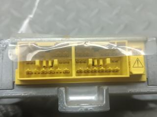 Блок управления airbag HONDA STREAM RN8 R20A 77960-SMA-J410-M2 3 ракурс