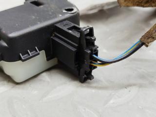 Замок лючка бензобака VOLVO S60 FS48 B4164T 861131-36 4 ракурс