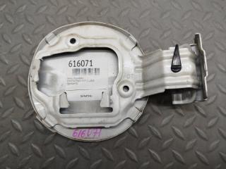 Лючок бензобака TOYOTA SPADE NCP141 1NZ-FE 2 ракурс
