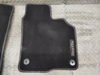 Коврики комплект VOLKSWAGEN BEETLE 5C1 CBZ 5C2061270 2 ракурс