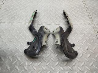 Петля капота MERCEDES-BENZ VIANO W639 M272 E35  (272.978) 2 ракурс