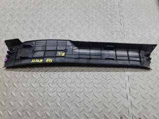 Накладка на порог левая задняя TOYOTA CROWN AZSH20 A25A 67918-30250 4 ракурс Накладка на порог левая задняя TOYOTA CROWN AZSH20 A25A 67918-30250 4 ракурс