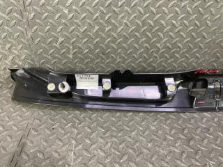Накладка замка багажника VOLVO V70 5 ракурс Накладка замка багажника VOLVO V70 5 ракурс