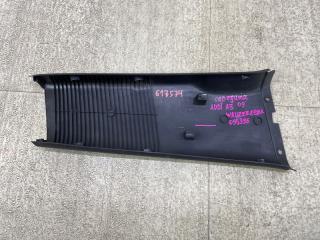 Накладка на стойку кузова левая AUDI A3 8P CDA 8P4867239 3 ракурс Накладка на стойку кузова левая AUDI A3 8P CDA 8P4867239 3 ракурс