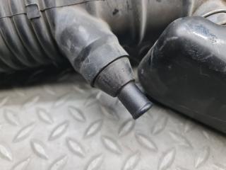 Патрубок воздушн.фильтра TOYOTA CROWN GRS200 4GR-FSE 17880-31180 2 ракурс Патрубок воздушн.фильтра TOYOTA CROWN GRS200 4GR-FSE 17880-31180 2 ракурс