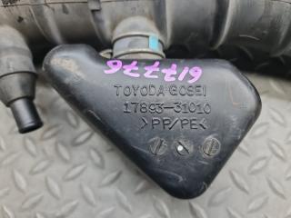 Патрубок воздушн.фильтра TOYOTA CROWN GRS200 4GR-FSE 17880-31180 3 ракурс Патрубок воздушн.фильтра TOYOTA CROWN GRS200 4GR-FSE 17880-31180 3 ракурс