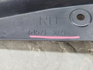 Накладка на багажник правая задняя TOYOTA CROWN AZSH20 64571-30210 3 ракурс