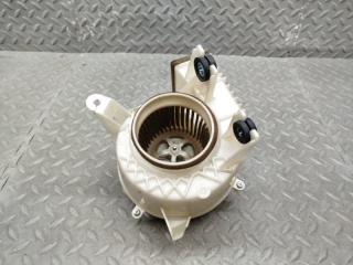 Мотор охлаждения батареи TOYOTA PRIUS ALPHA ZVW41 2ZR-FXE G9230-76010 3 ракурс Мотор охлаждения батареи TOYOTA PRIUS ALPHA ZVW41 2ZR-FXE G9230-76010 3 ракурс