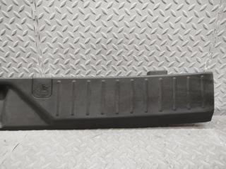 Накладка замка багажника INFINITI QX56 JA60 VK56DE 849907S000 4 ракурс