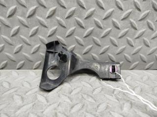 Запчасть крепеж бампера передний правый TOYOTA BREVIS 2002