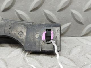 Крепеж бампера правый передний TOYOTA BREVIS JCG15 1JZ-FSE 2 ракурс
