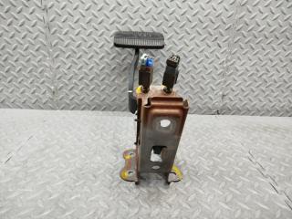 Педаль тормоза NISSAN SKYLINE HR33 RB20E 5 ракурс