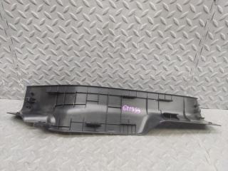 Накладка на порог задняя NISSAN SKYLINE HNV37 VQ35HR 769B7 4GA0A 5 ракурс