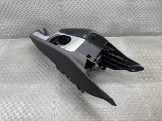 Бардачок между сиденьями AUDI TT 8J3 BWA 8J2863242 1 ракурс Бардачок между сиденьями AUDI TT 8J3 BWA 8J2863242 1 ракурс