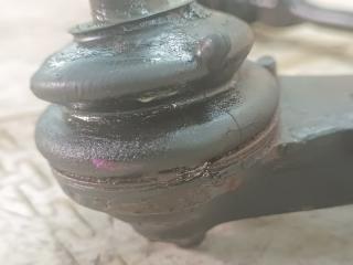 Рычаг правый передний TOYOTA HIACE TRH226 2TR-FE 3 ракурс