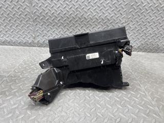 Запчасть блок предохранителей TOYOTA AVENSIS 2011