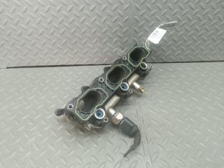 Топливная рейка левая AUDI A6 4F BDX 06E130089B 1 ракурс