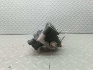 Топливная рейка правая AUDI A6 4F BDX 06E130090D 3 ракурс