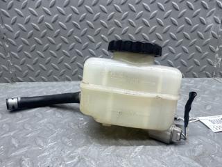 Бачок для тормозной жидкости TOYOTA ISIS ANM10 1AZ-FSE 132311-40330 2 ракурс Бачок для тормозной жидкости TOYOTA ISIS ANM10 1AZ-FSE 132311-40330 2 ракурс
