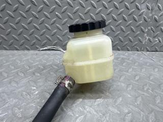 Бачок для тормозной жидкости TOYOTA ISIS ANM10 1AZ-FSE 132311-40330 5 ракурс Бачок для тормозной жидкости TOYOTA ISIS ANM10 1AZ-FSE 132311-40330 5 ракурс