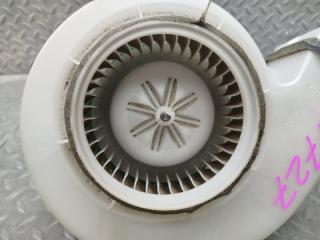 Мотор охлаждения батареи TOYOTA SAI AZK10 2AZ-FXE G9230-33020 4 ракурс Мотор охлаждения батареи TOYOTA SAI AZK10 2AZ-FXE G9230-33020 4 ракурс
