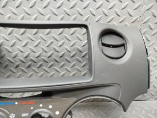 Консоль магнитофона TOYOTA SIENTA NCP81 55405-52430 3 ракурс Консоль магнитофона TOYOTA SIENTA NCP81 55405-52430 3 ракурс