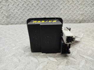 Блок упр. стеклоподьемниками правый передний HONDA STEPWGN RF1 B20B M19661 4 ракурс