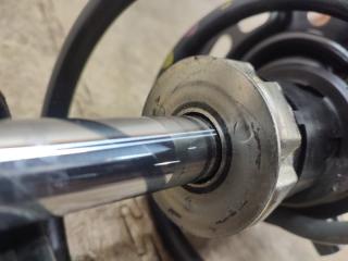 Стойка правая передняя VOLKSWAGEN BEETLE 5C1 CBZ 5C0413031BR 3 ракурс