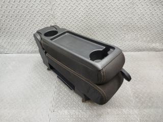 Бардачок между сиденьями NISSAN SERENA CC25 MR20DE 1 ракурс