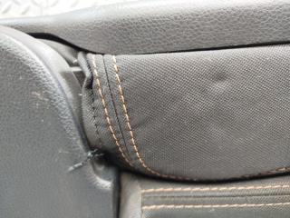 Бардачок между сиденьями NISSAN SERENA CC25 MR20DE 4 ракурс