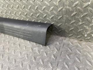 Накладка на порог правая передняя NISSAN NOTE E13 HR12DE 769E66XJ0A 3 ракурс