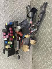 Блок предохранителей SUBARU LEGACY BP5 EJ203 82241AG000 4 ракурс
