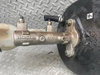 Главный тормозной цилиндр HONDA ZEST JE1 P07A 0610GA6413 5 ракурс Главный тормозной цилиндр HONDA ZEST JE1 P07A 0610GA6413 5 ракурс