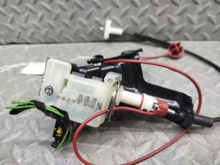 Замок лючка бензобака AUDI TT 8J3 BWA 1K5959782 4 ракурс Замок лючка бензобака AUDI TT 8J3 BWA 1K5959782 4 ракурс