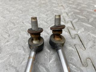 Амортизатор капота NISSAN SKYLINE HR33 RB20E 2 ракурс