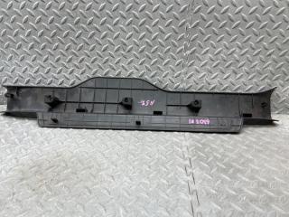 Накладка на порог левая передняя SUBARU OUTBACK BS9 FB25ASYHAA 94060AL070 4 ракурс Накладка на порог левая передняя SUBARU OUTBACK BS9 FB25ASYHAA 94060AL070 4 ракурс
