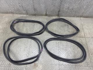 Уплотнение дверное NISSAN SKYLINE HNV37 VQ35HR 1 ракурс