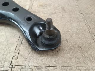 Рычаг правый передний TOYOTA ESQUIRE ZWR80 2ZR-FXE 2 ракурс