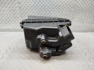 Корпус воздушного фильтра TOYOTA SAI AZK10 2AZ-FXE 17705-28330 2 ракурс Корпус воздушного фильтра TOYOTA SAI AZK10 2AZ-FXE 17705-28330 2 ракурс