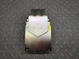 Электронный блок MITSUBISHI DIAMANTE F34A 6A13 MR583835 2 ракурс