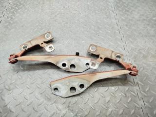 Петля капота VOLVO C30 MK43 B4204S3 3 ракурс