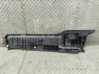 Накладка на порог правая задняя HONDA ODYSSEY RC1 K24W VTEC 84211-T6A-J01 4 ракурс Накладка на порог правая задняя HONDA ODYSSEY RC1 K24W VTEC 84211-T6A-J01 4 ракурс
