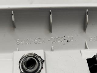 Накладка на стойку кузова правая передняя HONDA STEPWGN RK5 R20A 84101-SZW-0030 5 ракурс