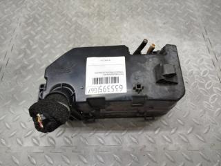 Блок предохранителей HONDA STEPWGN RK5 R20A 2 ракурс